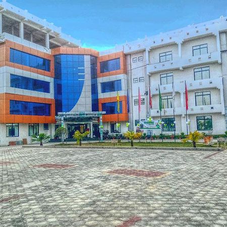 Kitchen Hut Hotel Nepalgunj エクステリア 写真