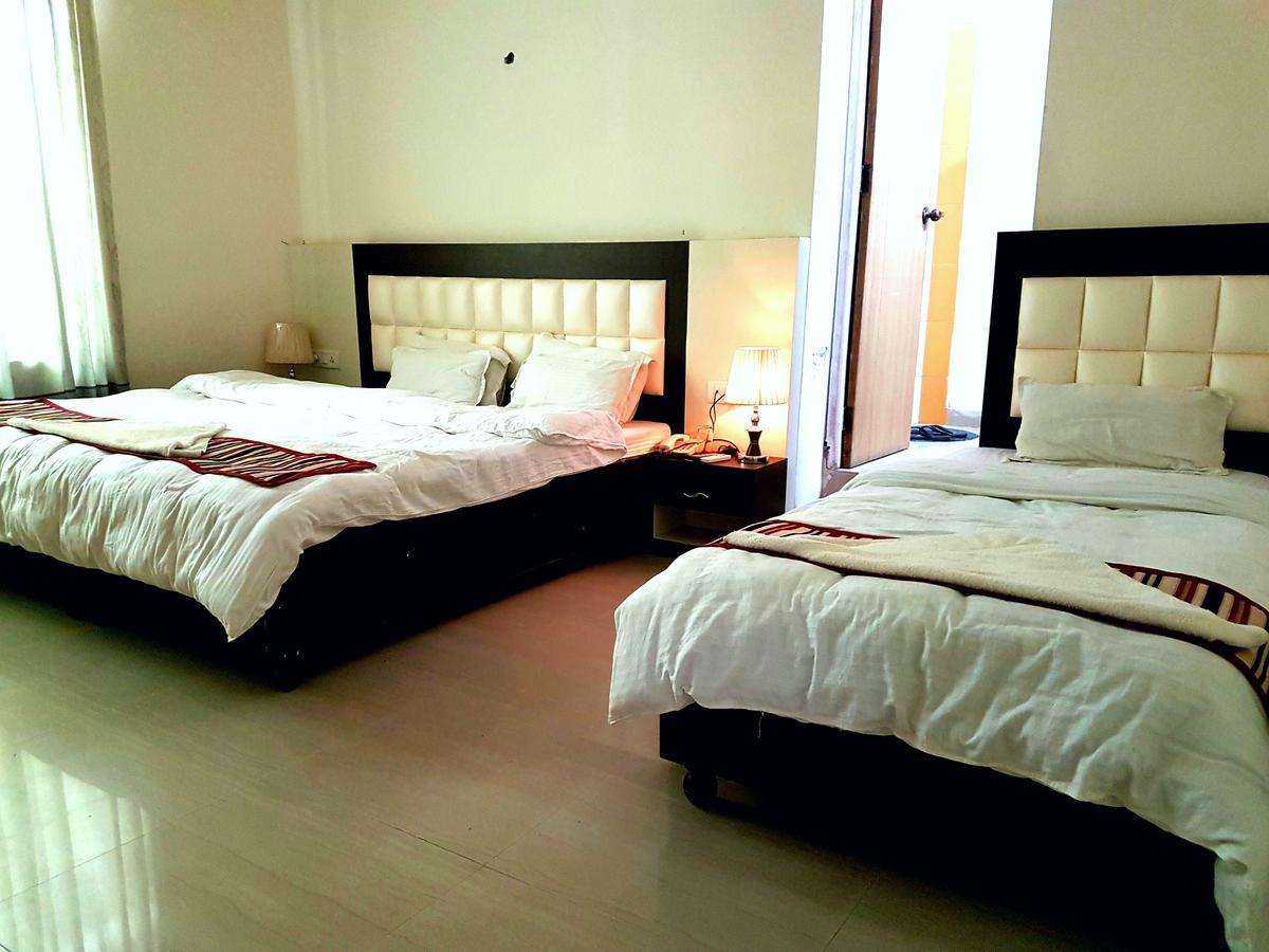 Kitchen Hut Hotel Nepalgunj エクステリア 写真