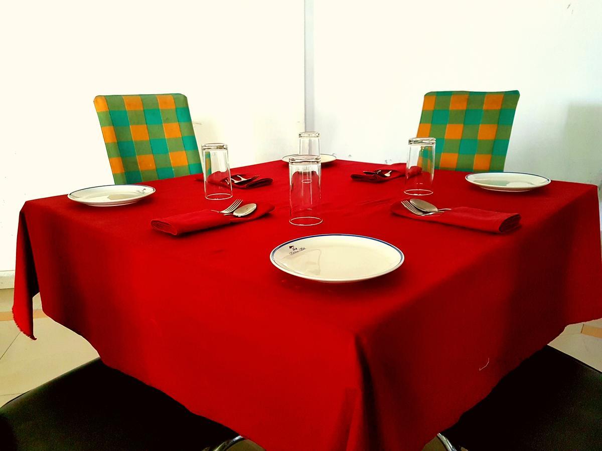Kitchen Hut Hotel Nepalgunj エクステリア 写真