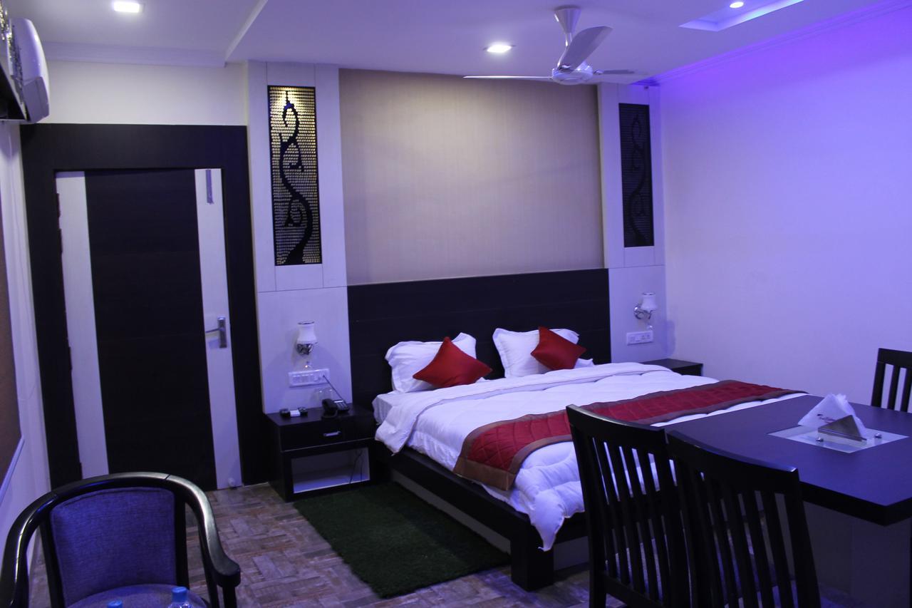 Kitchen Hut Hotel Nepalgunj エクステリア 写真
