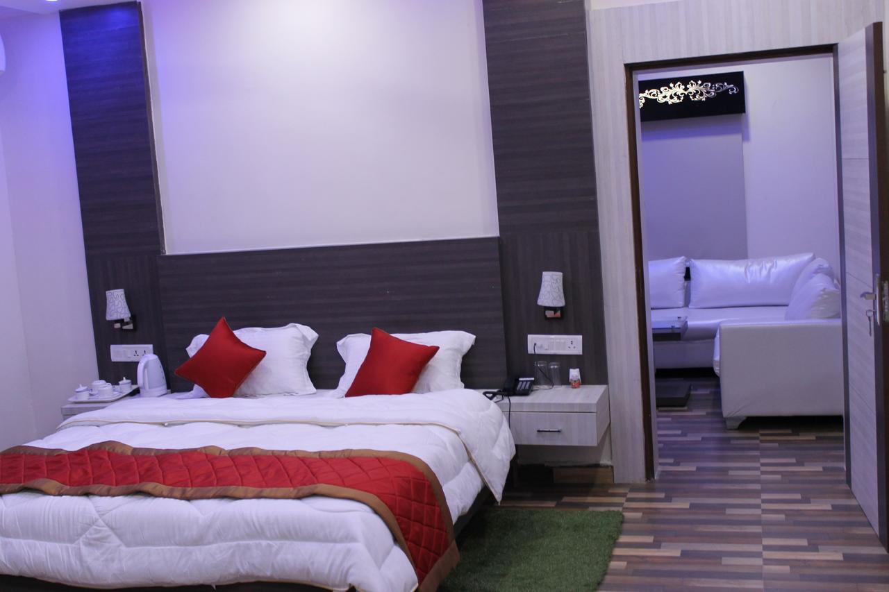 Kitchen Hut Hotel Nepalgunj エクステリア 写真